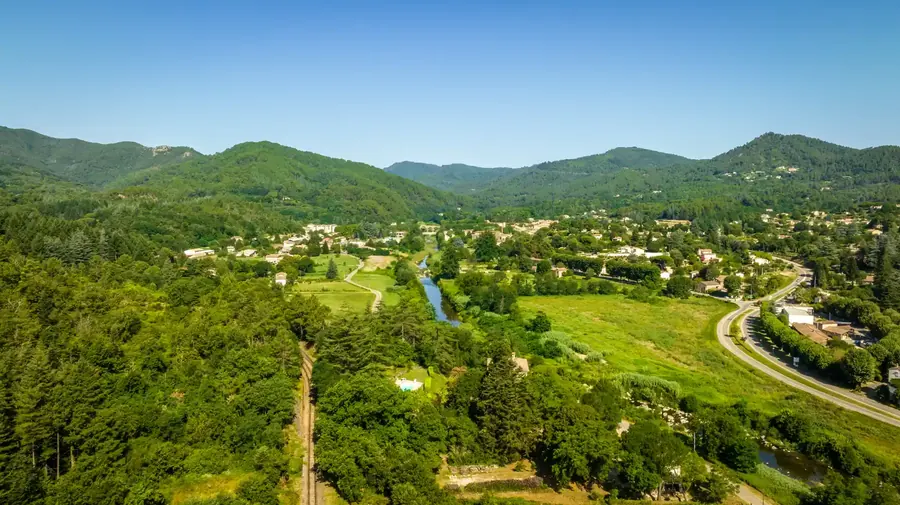 Camping des Sources — Camping vanlife à Saint-Jean-du-Gard, Occitanie