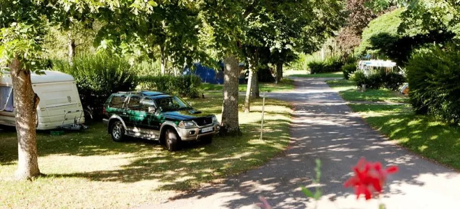 Camping de Matour — Camping vanlife à Matour, Bourgogne-Franche-Comté