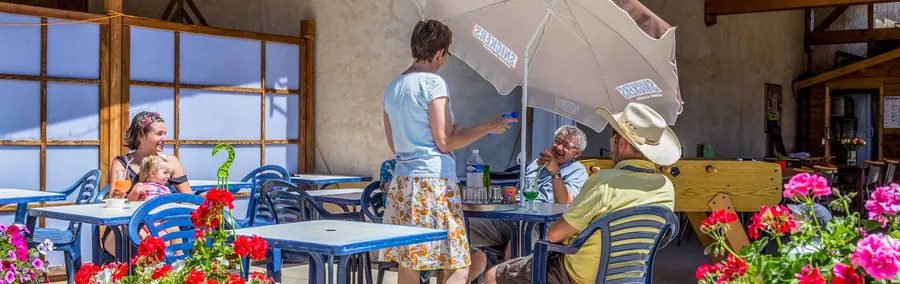 Camping de Crémieu — Camping vanlife à Crémieu, Auvergne-Rhône-Alpes