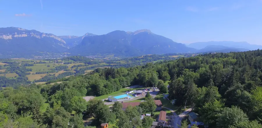 Camping Balcon de Chartreuse — Camping vanlife à Miribel-les-Échelles, Auvergne-Rhône-Alpes